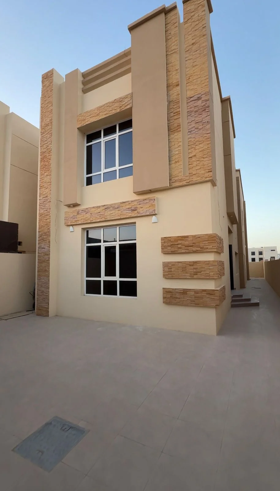 🏡🔥 فيلا راقية للبيع – مرتفعات العامرات الرابعة