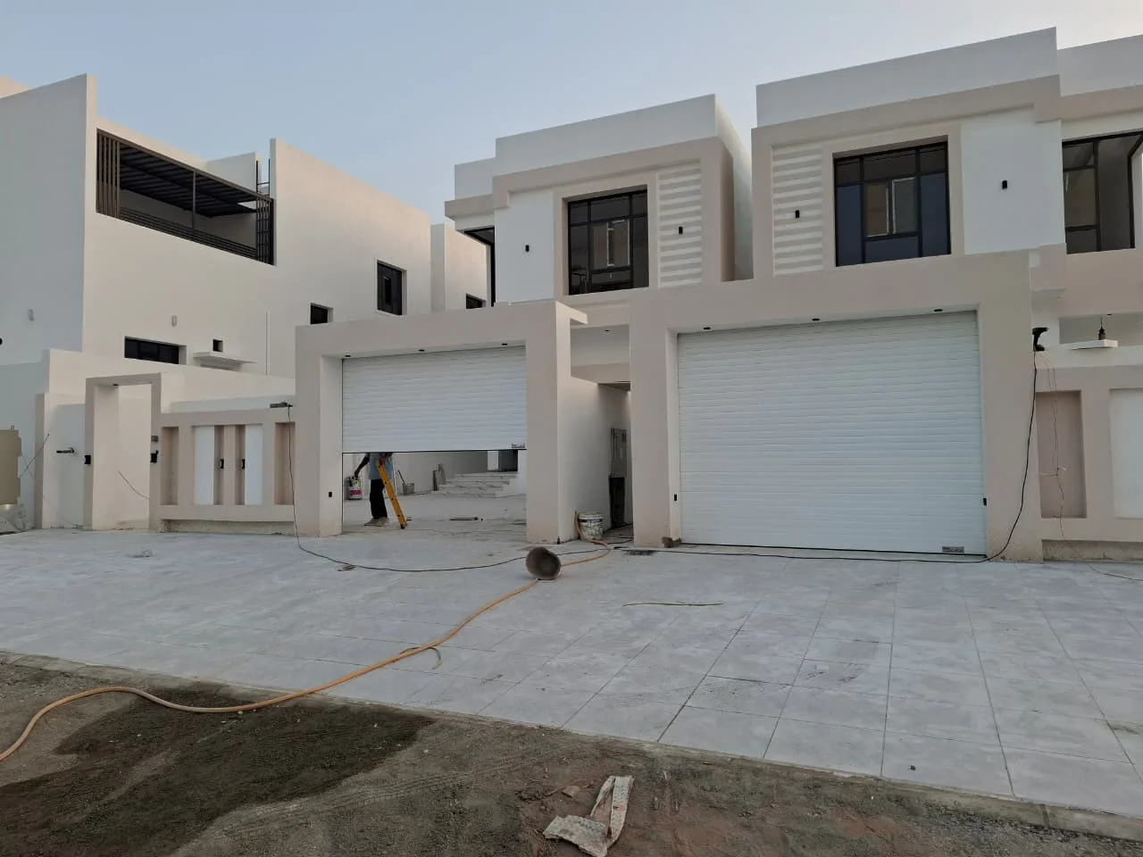 🏡🔥 توين فيلا فخمة للبيع في العامرات – مدينة النهضة، مربع 18 😍